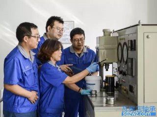 公司成功研發(fā)3種規(guī)格ZWZ軸承專用潤(rùn)滑脂